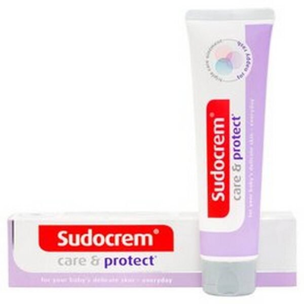 Sudocrem Care & Protect est une pommade protectrice à la composition unique qui garantit un triple effet et a été spécialement développée pour les peaux sujettes à l'érythème fessier.