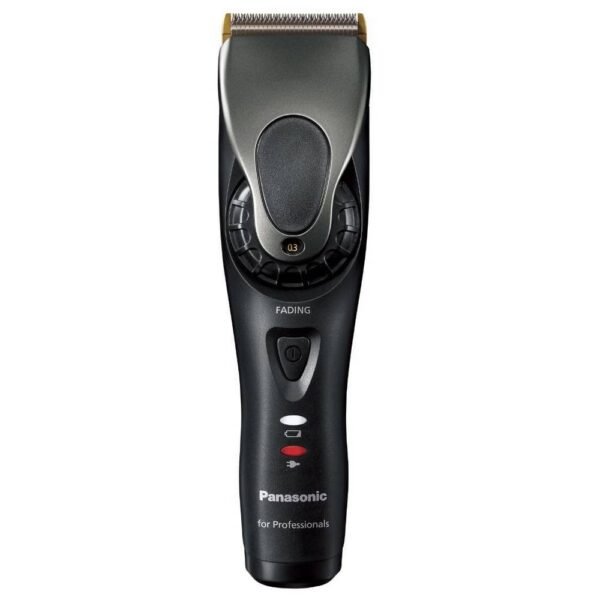 La lame de décoloration Panasonic ER-DGP86 permet une coupe précise des détails jusqu'à 0,3 mm au-dessus de la surface de la peau, et l'accessoire de décoloration est réglable de 1,5 mm à 2,7 mm par incréments de 0,3 mm.