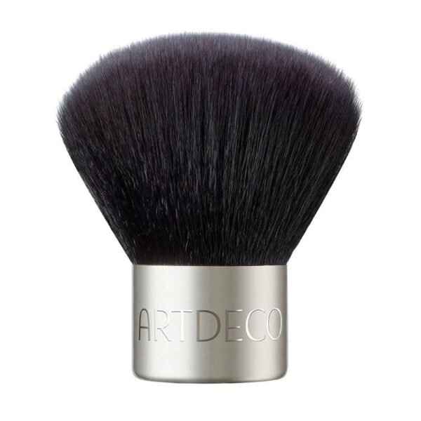 ARTDECO Brush For Mineral Powder Foundation 1 has a very practical design with soft, super-dense bristles for excellent coverage with very little powder.