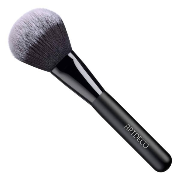 ARTDECO Powder Brush Premium Quality 1 high-quality, voluminous synthetic bristles ensure perfect absorption of powder and allow it to be applied evenly to the face, neck and décolleté.