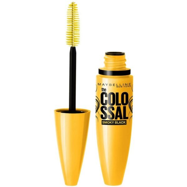 Maybelline New York Volum'Express The Colossal Smoky Black 9,5 Ml pinta cada pestaña, permite conseguir nueve veces el volumen sin pegarse ni formar grumos, nutre y restaura la belleza natural de tus pestañas.