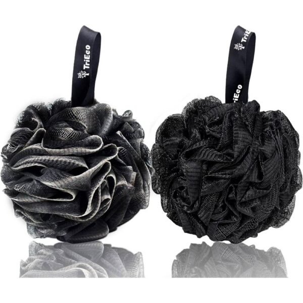 L'éponge de bain TriEco pour hommes noire 2 est compacte et durable, conserve sa forme après utilisation et ne se désagrège pas, exfolie et mousse bien.