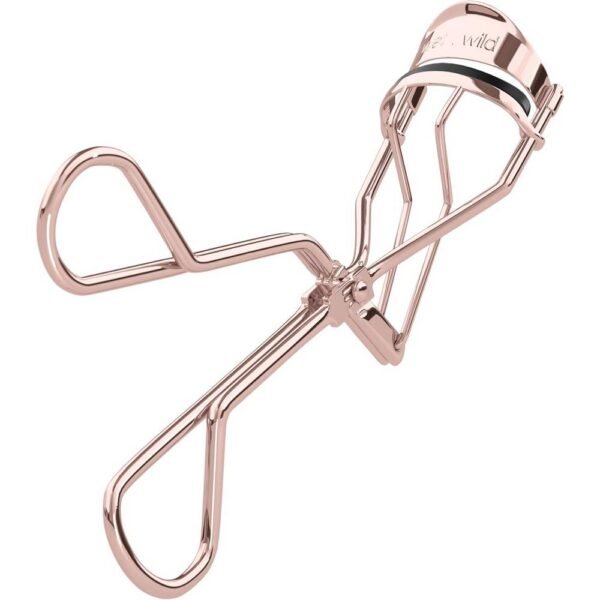Wet n Wild High On Lash Eyelash Curler for soft, precise lash pick-up and lift for long-lasting curl, with a springy silicone pad for comfortable cushioning, no tugging.