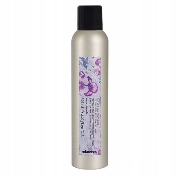 Davines More Inside Dry Texturizer 250 ml ajoute instantanément de la texture et du volume à vos cheveux sans les alourdir, offrant un fini mat.