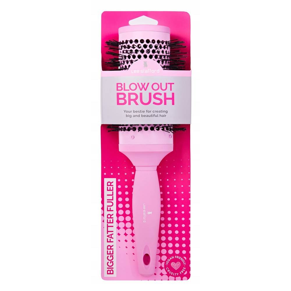 lee stafford szczotka do modelowania wlosow LEE STAFFORD HAIR STYLING BRUSH ROUND LORGER VOLUME предназначена для ежедневной укладки, укладки и сушки волос, устойчива к высоким температурам и ингредиентам, содержащимся в косметике, делает волосы мягкими, блестящими и гладкими после высыхания.