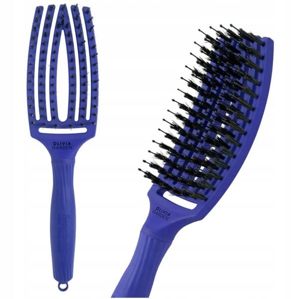 Щетка Olivia Garden Finger Brush Combo Medium Blue Jeans подходит для расчесывания как сухих, так и влажных волос, антистатична, массирует кожу головы.